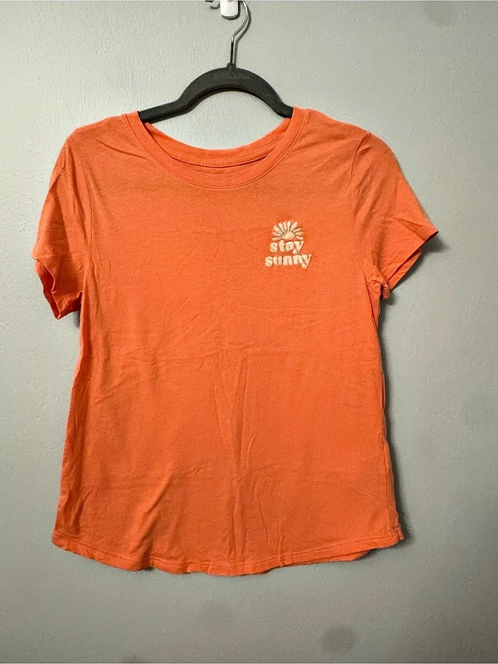 Old Navy EveryWear Stay Sunny Graphic Tee
